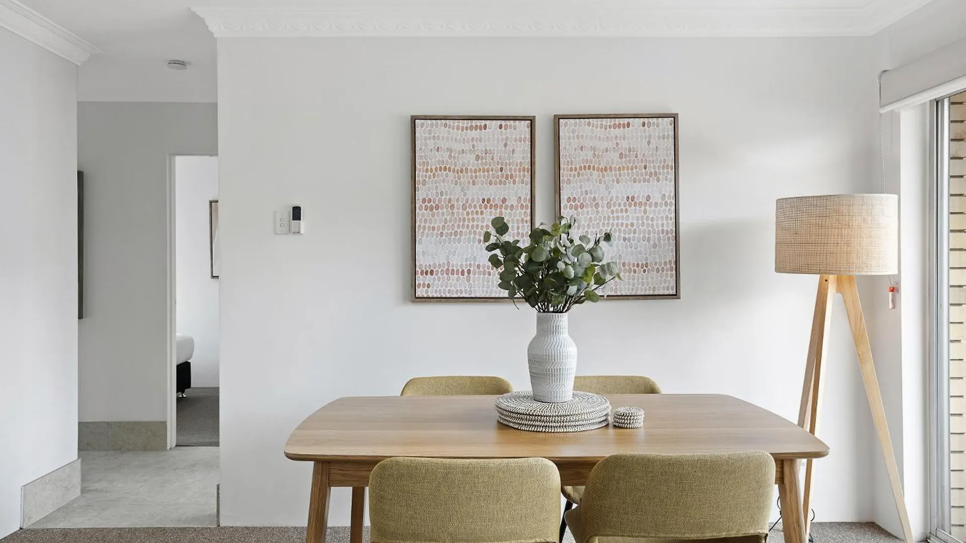 Spacious 2-Bed Apartment Near City Centre Brisbane Australia